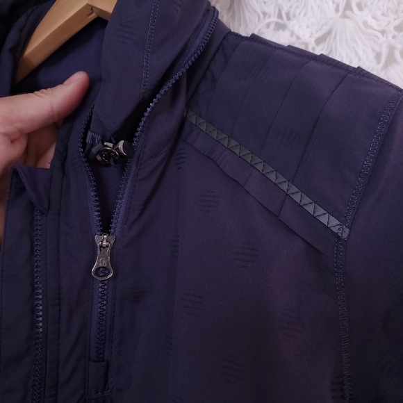 - Lululemon Spring Forward Kanoko Twist Jacket - Picture 3 of 13